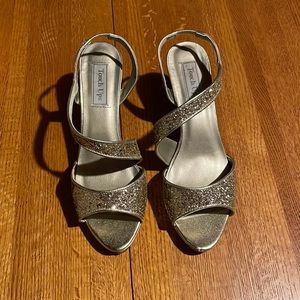 Sparkly Gold Heels size 10M EUC